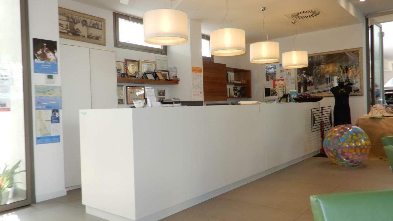Hotel Luciana Bibione Exteriör bild
